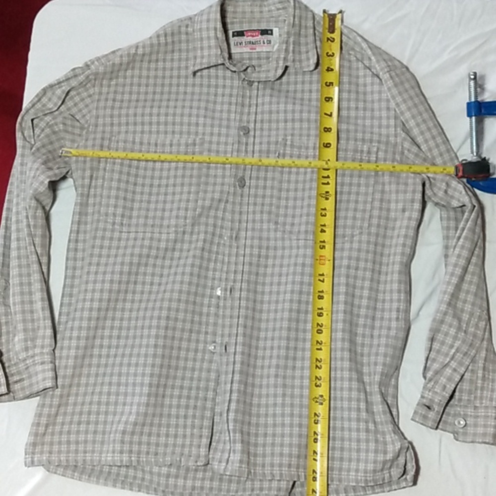 Levis Long Sleeve Western Shirt With Silver Metal Buttons.  Men's Medium
